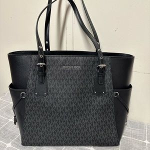 Michael Kors tote
